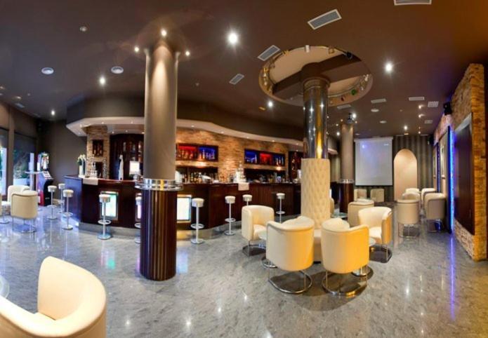 博斯酒店 Bergondo 外观 照片